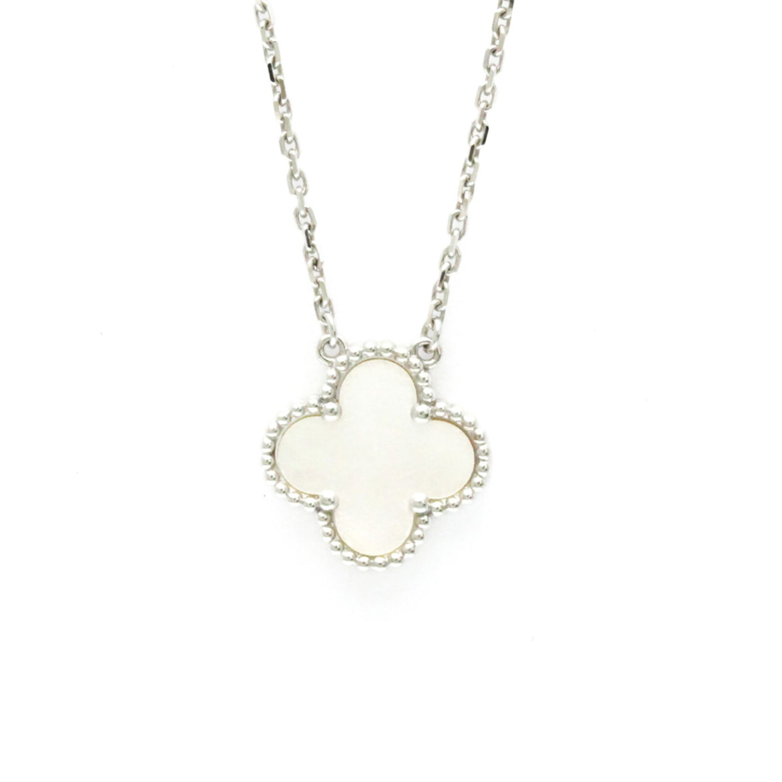 VAN CLEEF & ARPELS VINTAGE ALHAMBRA WHITE GOLD (18K)PENDANT NECKLACE: Van Cleef & Arpels Vintage Alhambra White Gold (18K)Pendant Necklace Brand: Van Cleef & Arpels Type: Pendant necklace Material: White gold (18K) Color: Silver Size: Neck Circumference 37.5 cm