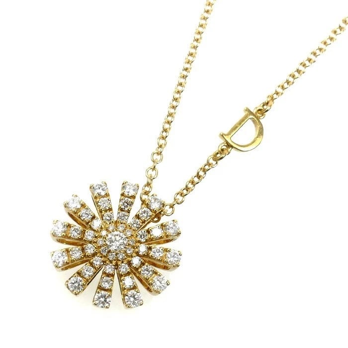 DAMIANI MARGHERITA DIAMOND PENDANT NECKLACE 18K YELLOW GOLD: Damiani Margherita Diamond Pendant Necklace 18K Yellow Gold Brand: Damiani Type: Necklace Material: 18K Yellow Gold Main Stone/Creation Natural Color: Yellow Gold Size: Chain Length: Approx. 16.5