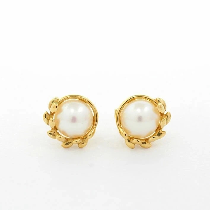 TIFFANY & CO. PALOMA PICASSO 18K YELLOW GOLD EARRINGS: Tiffany & Co. Paloma Picasso 18K Yellow Gold Earrings Brand: Tiffany & Co. Type: Earrings Material: 18K Yellow Gold Main Stone/Creation Pearl Color: Yellow Gold Size: Main Stone: Pearl