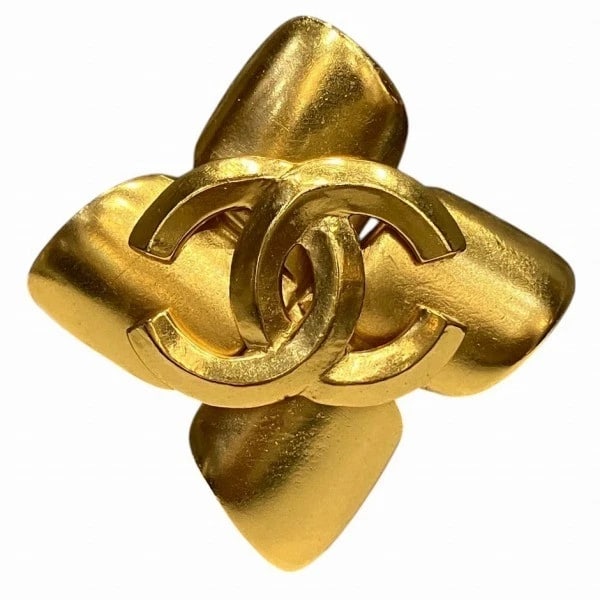 CHANEL COCO MARK 96P GOLD BROOCH FOR WOMEN: CHANEL Coco Mark 96P Gold Brooch for Women Brand: Chanel Type: Other Brand Item Material: GP Color: gold Size: H: about 5.2cm x W: about 5.2cm Accessories: None Accessories Notice: When