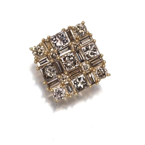 GSTV PENDANT DIAMOND 18K 750 YELLOW GOLD: GSTV Pendant Diamond 18K 750 Yellow Gold Brand: GSTV Type: Pendant Material: 18K / 750 / Yellow Gold Main Stone/Creation Natural Color: Yellow Gold Size: Design size: 14.2 x 14.4mm Bail inner