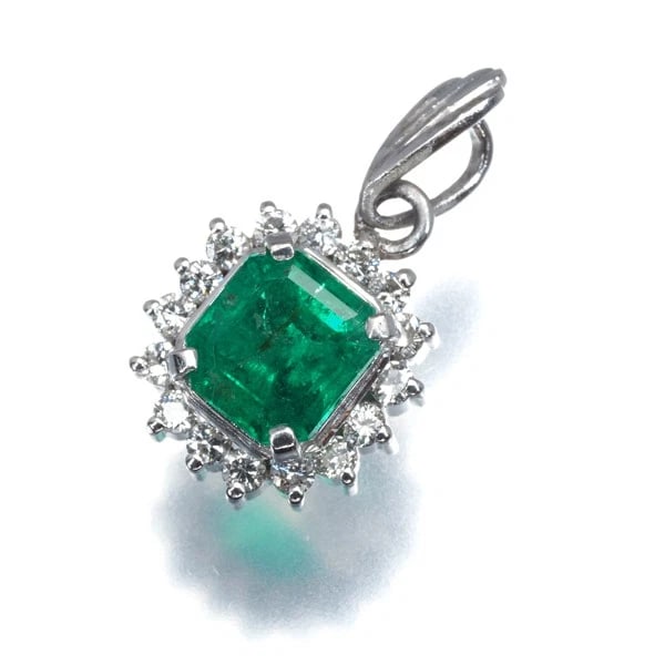 EMERALD DIAMOND CLASSIC PENDANT PT: Emerald Diamond Classic Pendant Pt Brand: Unbranded Type: Pendant Material: Platinum (Pt stamp) / Platinum Main Stone/Creation Natural Color: Platinum Size: Design size: 10.3 x 9.8mm Total