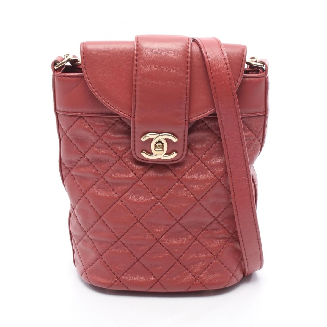 CHANEL MATELASSE CHAIN SHOULDER BAG: CHANEL Matelasse Chain Shoulder Bag Brand: CHANEL Type: Shoulder Bag Material: leather Color: Red??ish colors Size: (H:9.8" x W:6.3" x D:4.3") Strap drop?38cm(15.0") Shoulder?88cm(34.6") Accessor