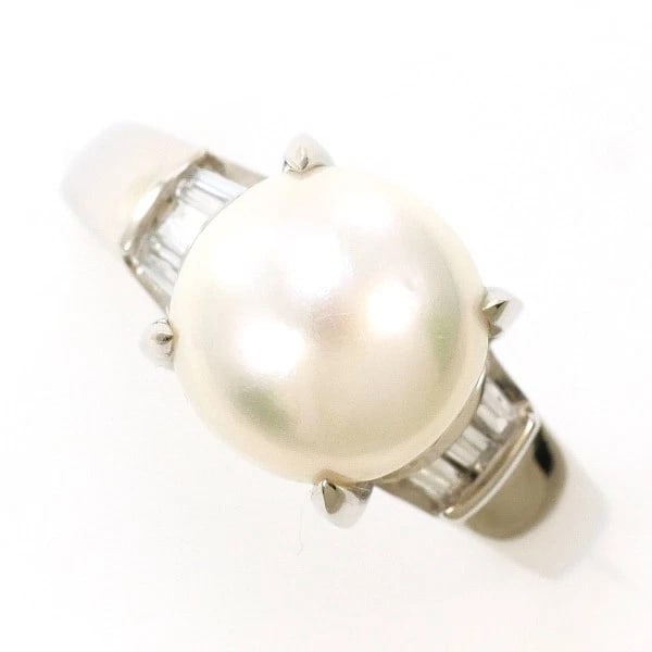 PLATINUM 850 RING PEARL DIAMOND: Platinum 850 ring Pearl Diamond Brand: N/A Type: Ring Material: Platinum PT900 Color: Platinum Size: 4-4.5 US size Accessories: None Accessories Notice: When purchasing pre-owned goods,