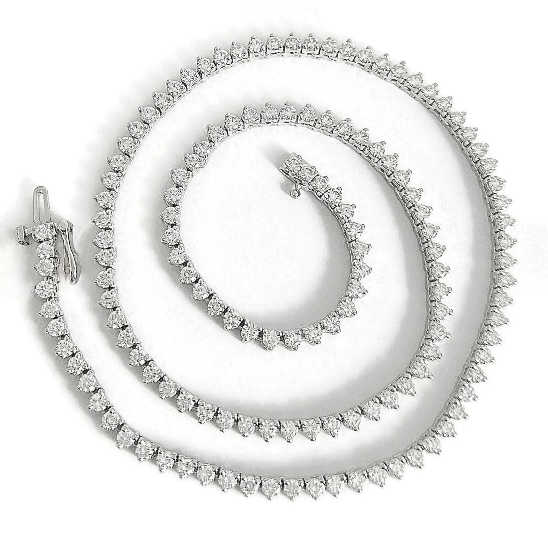 ROUND DIAMOND 3-PRONG TENNIS NECKLACE 14K: Round Diamond 3-Prong Tennis Necklace 14K Brand: Unbranded Type: Necklace Material: 14K White Gold Main Stone/Creation Natural Color: Silver Size: Length: 17 inches Width: 3.4 mm Accessories: