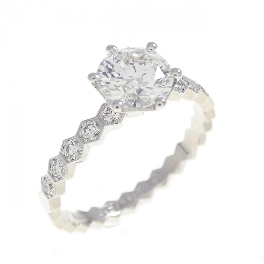 CHAUMET BEE MY LOVE RING: CHAUMET Bee My Love Ring Brand: CHAUMET Type: Ring Material: 750 White Gold Main Stone Natural Color: White Gold Size: 5 (US size) Accessories: None Accessories Notice: When purchasing pre