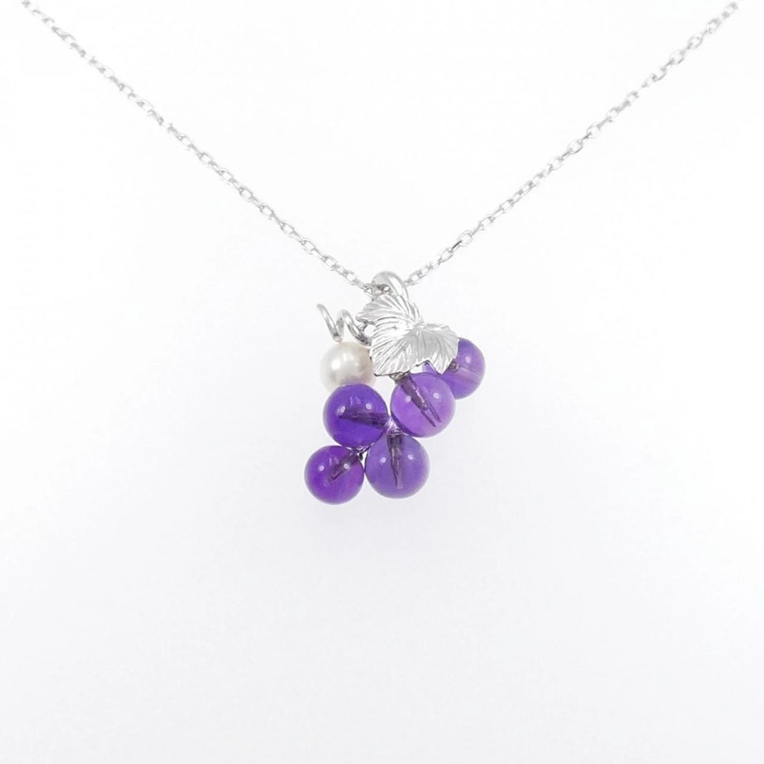 MIKIMOTO XMAS CHARITY NECKLACE: MIKIMOTO Xmas charity Necklace Brand: MIKIMOTO Type: Necklace Material: K18 White Gold Main Stone Amethyst Color: White Gold Size: 40cm ActualSize Pendant top H x W: 25.1mmx13.3mm Chain Max.
