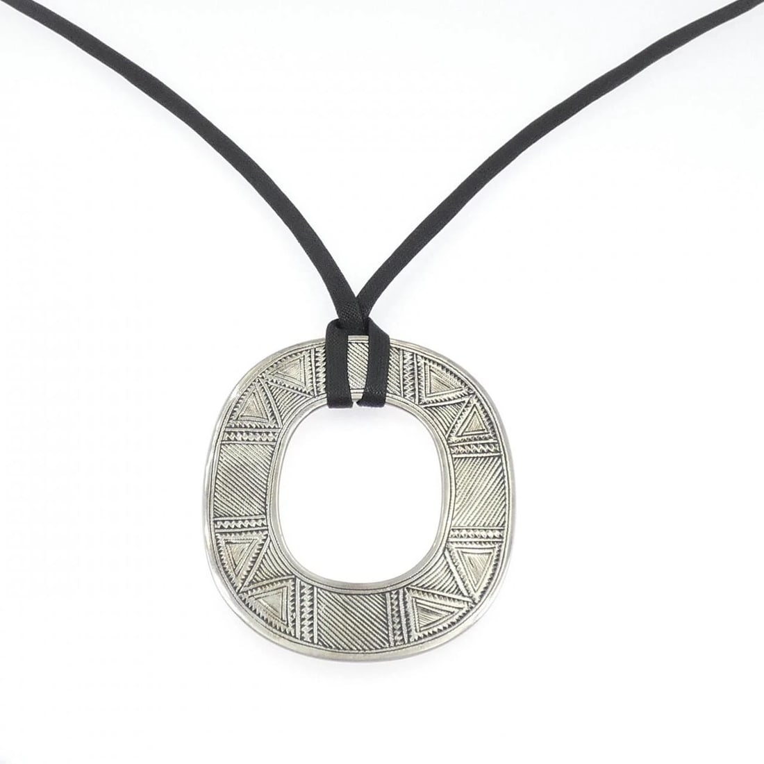 HERMES TOUAREG NECKLACE (1 of 3)