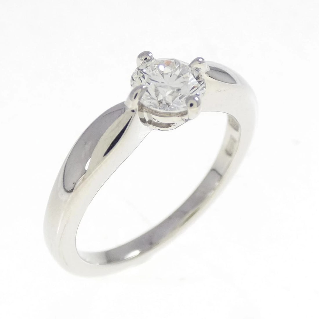 BVLGARI DE DEDICATA A VENICE RING: BVLGARI De Dedicata A Venice Ring Brand: BVLGARI Type: Ring Material: Platinum 950 Main Stone Natural Color: Platinum Size: 4.5-5 (US size) Accessories: None Accessories Notice: When purch