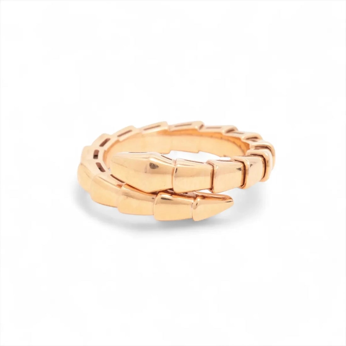 BVLGARI SERPENTI VIPER RING 750(PG): Bvlgari Serpenti Viper Ring 750(PG) Brand: Bvlgari Type/Style: Ring Material: 750(PG), Color: PG Size: 5.5 - 5.75 US Accessories: None Accessories Notice: When purchasing pre-owned goods,