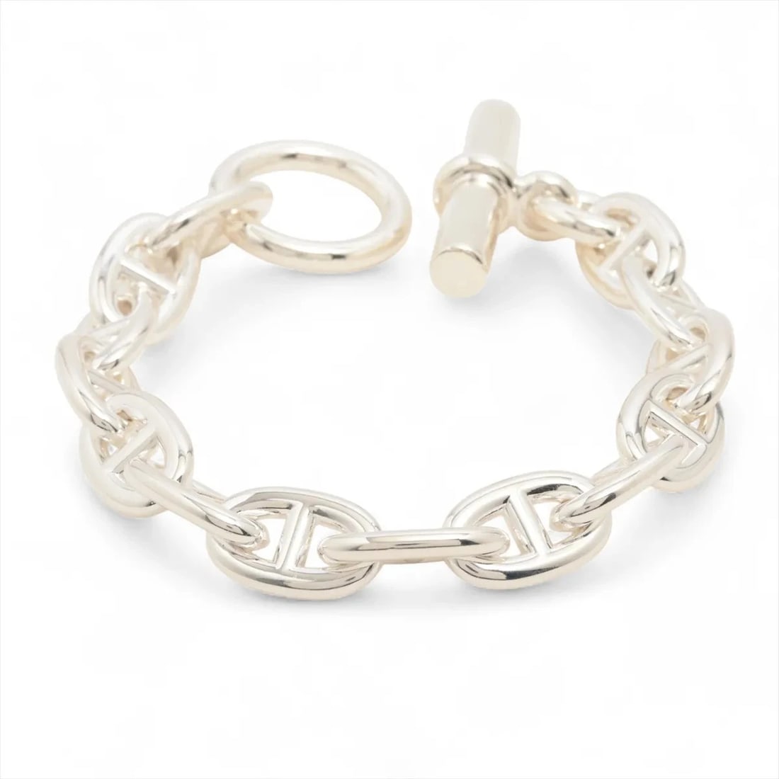 HERMES CHAINE D'ANCRE MM BRACELET: Hermes Chaine d'Ancre MM Bracelet Brand: Hermes Type/Style: Bracelet Material: 925, Color: Silver Size: Bracelet length:14.5 Accessories: None Accessories Notice: When purchasing pre-owned
