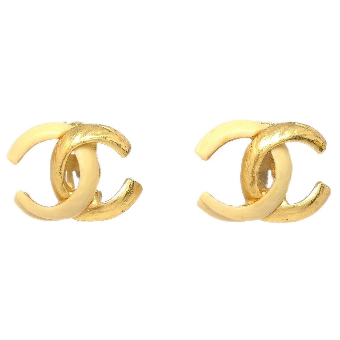 CHANEL CC CLIP-ON EARRINGS GOLD: Chanel CC Clip-On Earrings Gold Brand: Chanel Type/Style: Earrings Material: Gold plated, Color: Gold Size: W 2.7 x H 2.0 cm Accessories: None Accessories Notice: When purchasing pre-owned