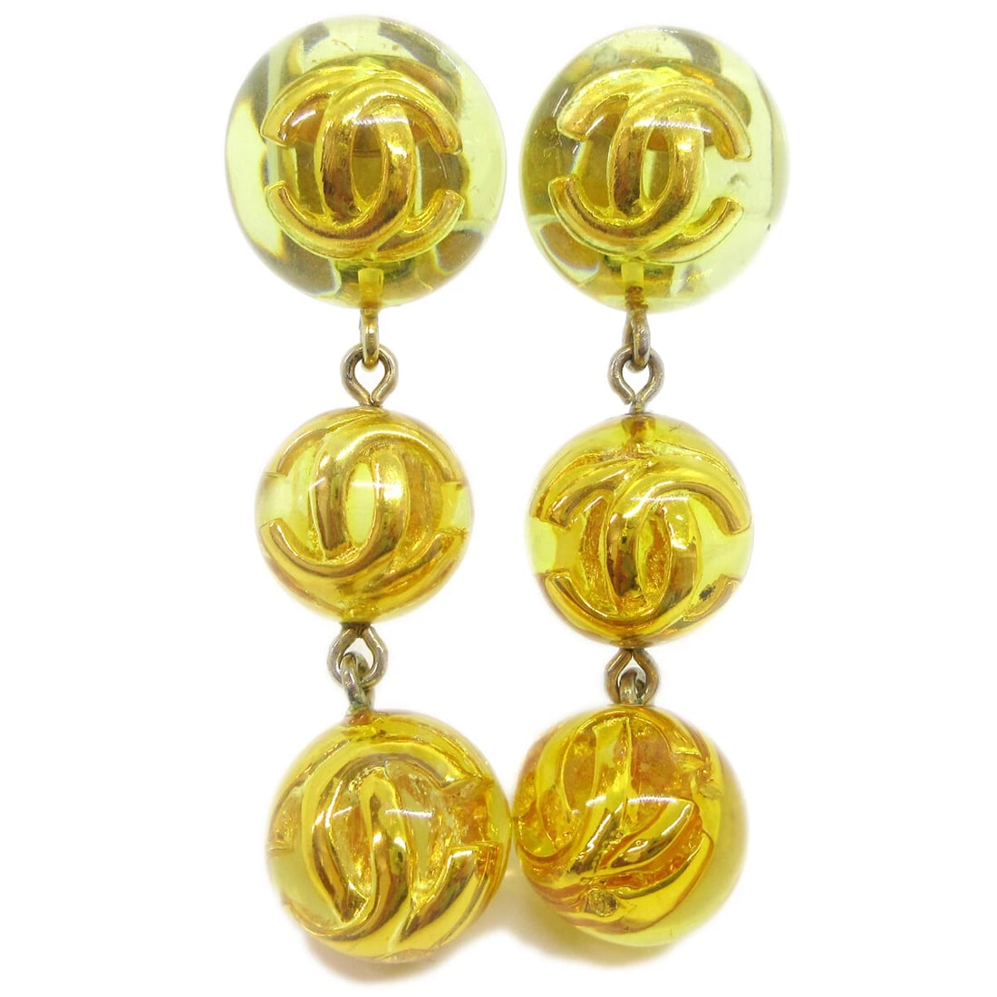 CHANEL DANGLE EARRINGS CLIP-ON GOLD YELLOW: Chanel Dangle Earrings Clip-On Gold Yellow Brand: Chanel Type/Style: Earrings Material: Gold-tone, Plastic, Color: Gold, Yellow Size: W 2.5 x H 8.5 cm Accessories: None Accessories Notice: