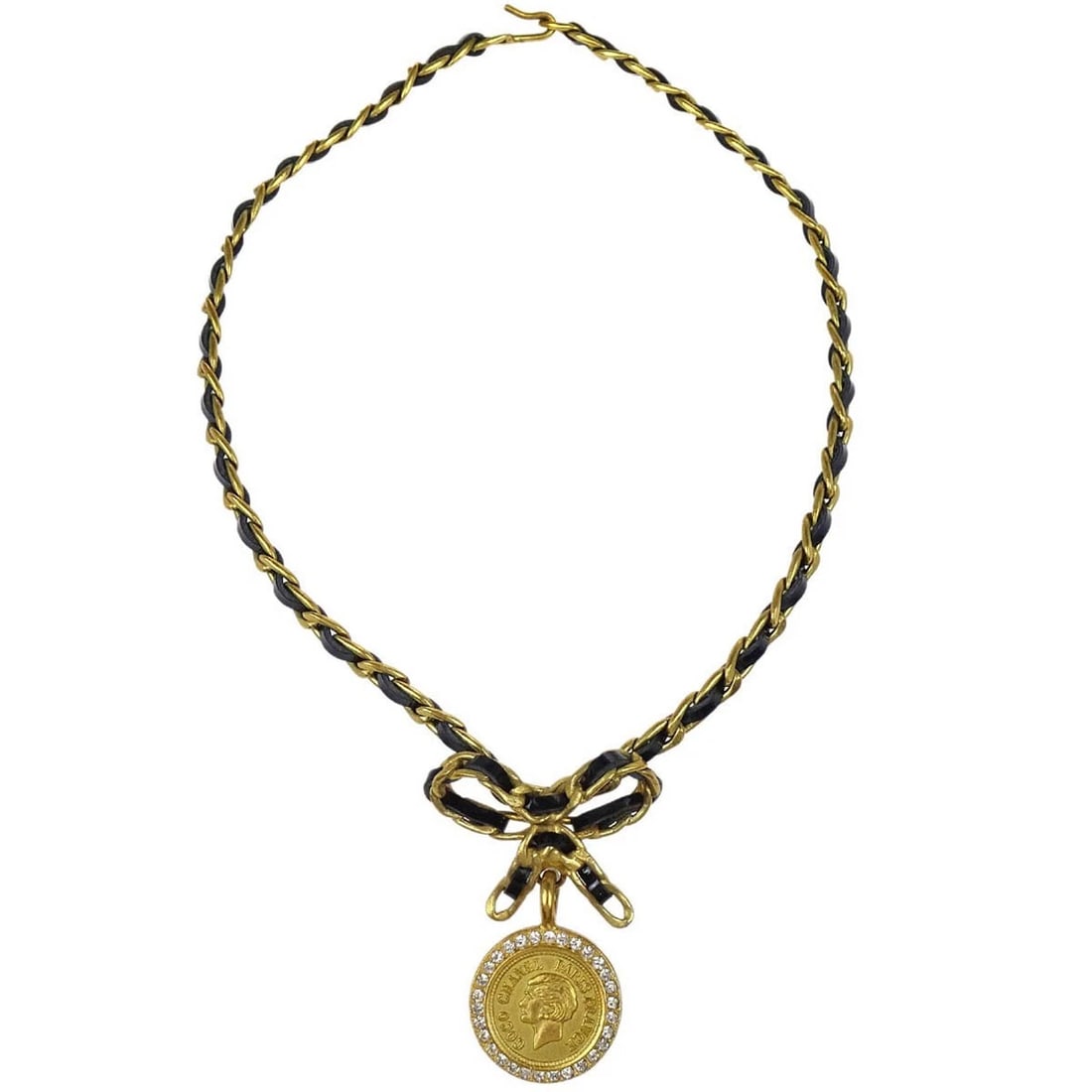 CHANEL GOLD BLACK BOW MEDALLION RHINESTONE CHOKER NECKLACE: Chanel Gold Black Bow Medallion Rhinestone Choker Necklace Brand: CHANEL Type/Style: Pendant Material: Gold-plated,Patent Leather, Color: Gold, Black Size: Chain(Overall) : 36.0 cm Top :