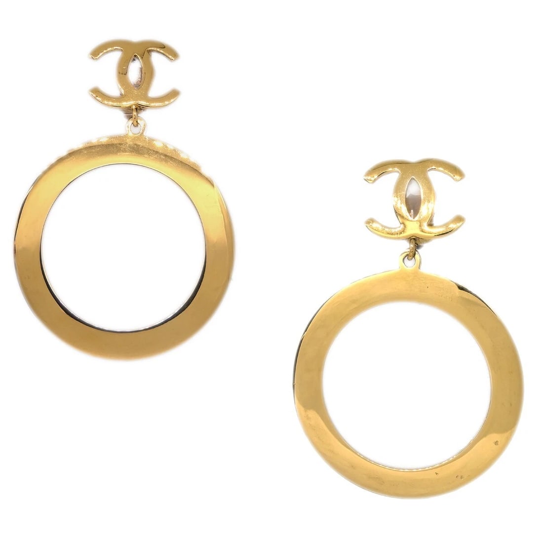 CHANEL HOOP DANGLE EARRINGS CLIP-ON GOLD: Chanel Hoop Dangle Earrings Clip-On Gold Brand: Chanel Type/Style: Earrings Material: Gold Plated, Color: Gold Size: W 6.0 x H 8.5 cm Accessories: None Accessories Notice: When purchasing