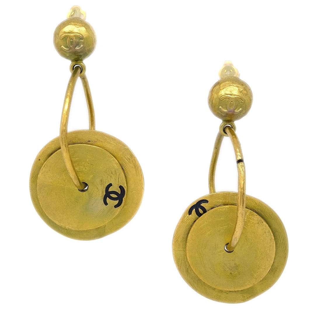 CHANEL DANGLE HOOP EARRINGS CLIP-ON GOLD: Chanel Dangle Hoop Earrings Clip-On Gold Brand: CHANEL Type/Style: Earrings Material: Gold-plated, Color: Gold Size: W 4.0 x H 7.0 cm Accessories: None Accessories Notice: When purchasing