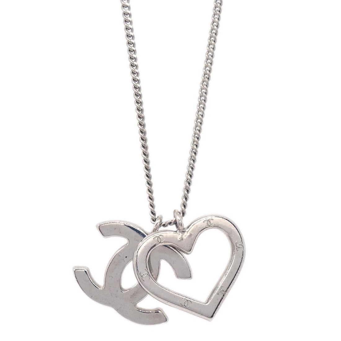CHANEL CC HEART CHAIN NECKLACE SILVER: Chanel CC Heart Chain Necklace Silver Brand: CHANEL Type/Style: Pendant Material: Silver Plated, Color: Silver Size: Chain(Overall) : 42.0 cm Charm(Heart) : W 2.0 x H 1.7 cm Accessories: None