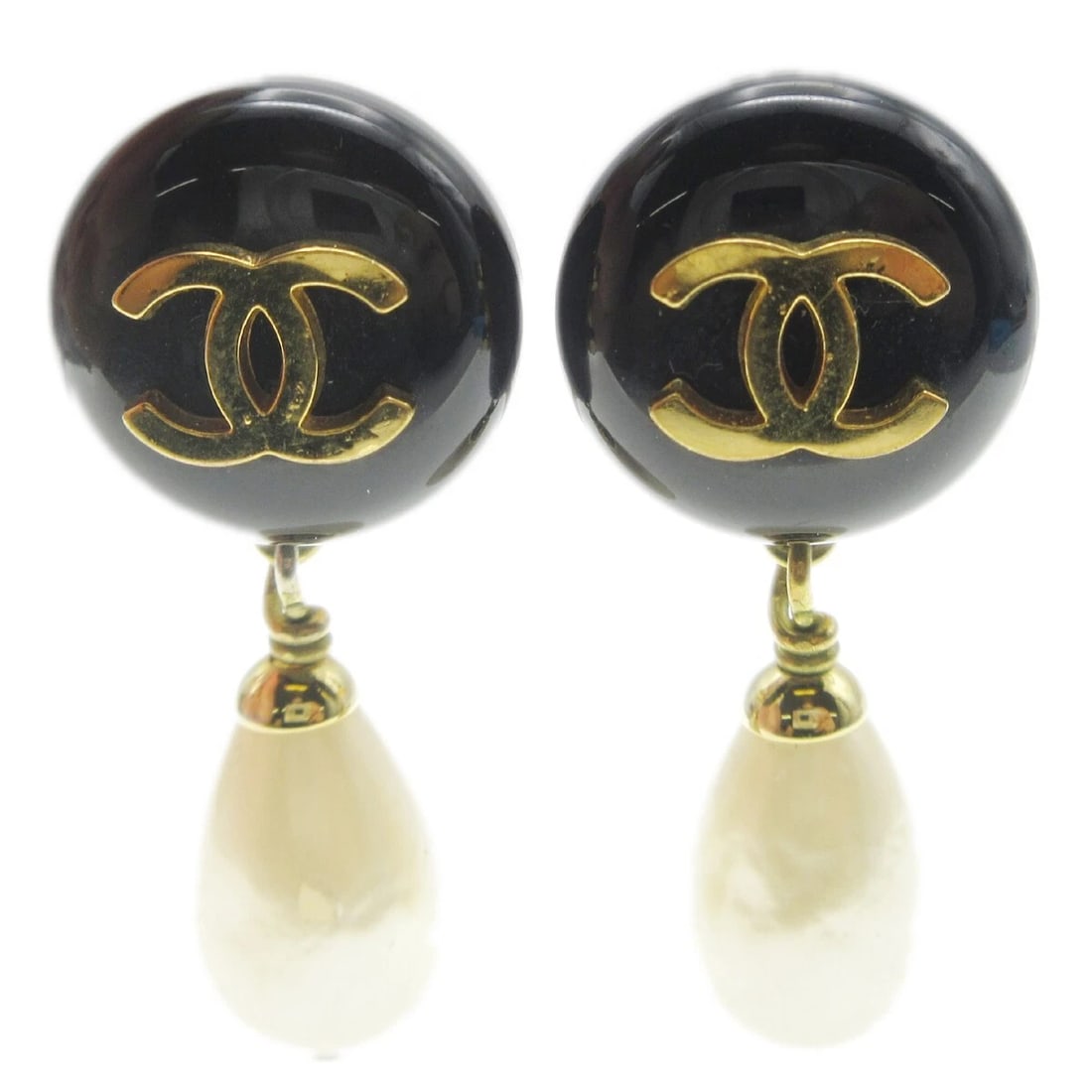 CHANEL ARTIFICIAL PEARL DANGLE EARRINGS: Chanel Artificial Pearl Dangle Earrings Brand: CHANEL Type/Style: Earrings Material: Gold-plated, Color: Gold, Black, White Size: W 1.5 x H 3.8 cm Accessories: None Accessories Notice: When
