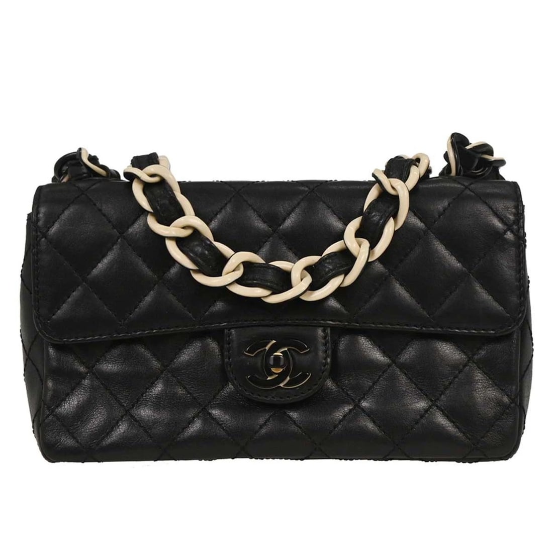 CHANEL BLACK LAMBSKIN SHOULDER BAG (1 of 7)