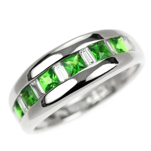 PT900 GREEN GARNET DIAMOND RING: Pt900 green garnet diamond ring Brand: None Type/Style: Ring Material: Metal Purity 900, Metal Platinum, Main Stone/Creation garnet Color: Platinum Size: 6.25 - 6.5 US Accessories: None