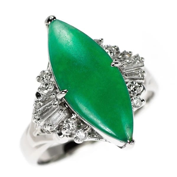 PT900 JADE DIAMOND RING: Pt900 jade diamond ring Brand: None Type/Style: Ring Material: Metal Purity 900, Metal Platinum, Main Stone/Creation jade/jade Color: Platinum Size: 6 US Accessories: None Accessories Noti