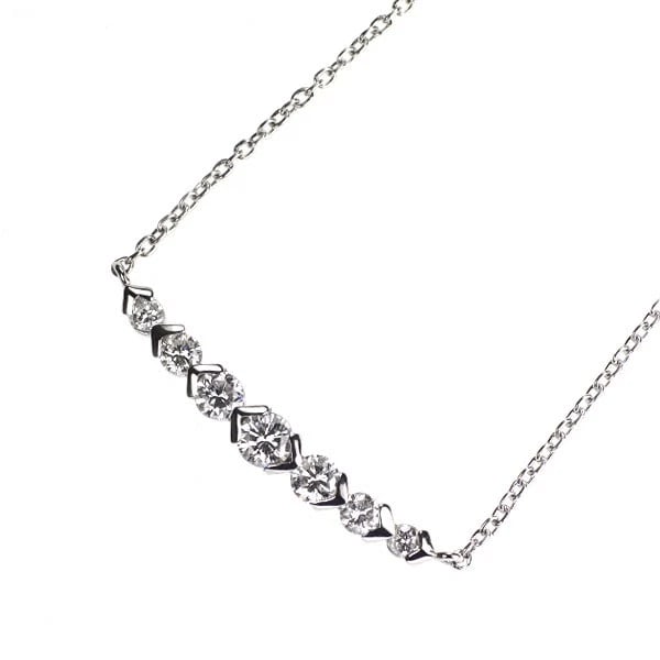 PT900/ PT850 DIAMOND PENDANT NECKLACE: Pt900/ Pt850 Diamond Pendant Necklace Brand: None Type/Style: Pendant Necklace Material: Metal Purity 850, Metal Platinum, Main Stone/Creation Natural Color: None Size: Necklace: Chain
