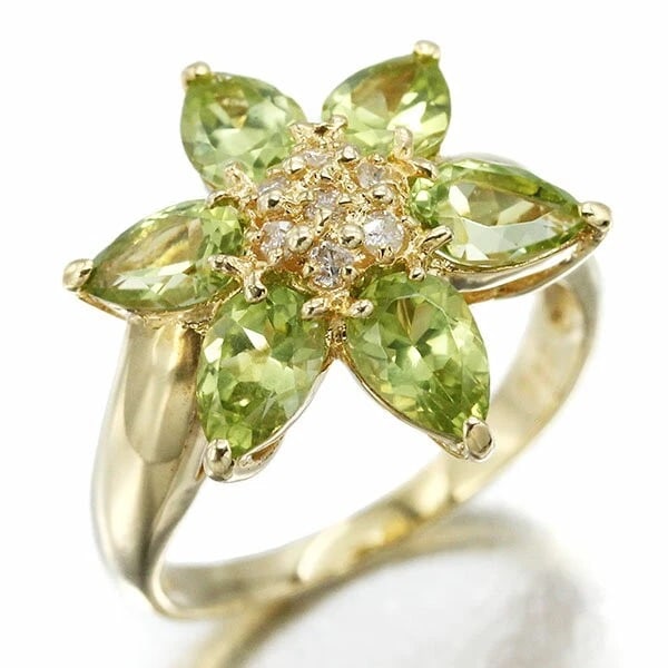 PERIDOT DIAMOND FLOWER RING 18K YG: Peridot Diamond Flower Ring 18K YG Brand: Unbranded Type/Style: Ring Material: K18YG, Main Stone/Creation Peridot Color: Gold Size: 6US Accessories: None Accessories Notice: When purchasing