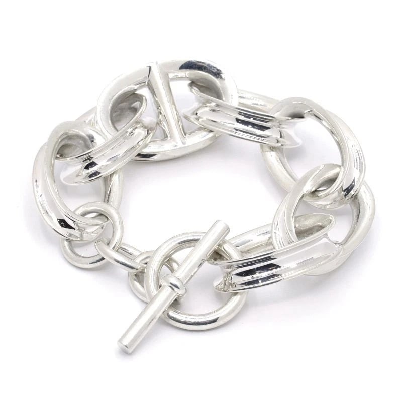 HERMES THICK SILVER CHAIN BRACELET: Hermes Thick Silver Chain Bracelet Brand: Hermes Type/Style: Bracelet Material: SV925, Color: Silver Size: Wrist circumference 18.5cm Motif W25.9 x H40.0mm Single link size W23.2 x H36.0mm 