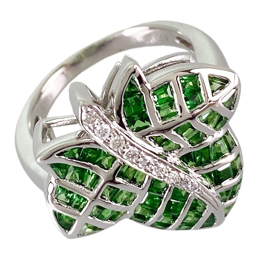 RING WHITE GOLD NATURAL GREER GROSSULAR GARNET DIAMOND: Ring White gold Natural Greer Grossular Garnet Diamond Brand: Unsigned Jewelry Type/Style: Ring Material: 18K White Gold, Main Stone/Creation Garnet Color: Silver Size: US:5.5 Accessories: