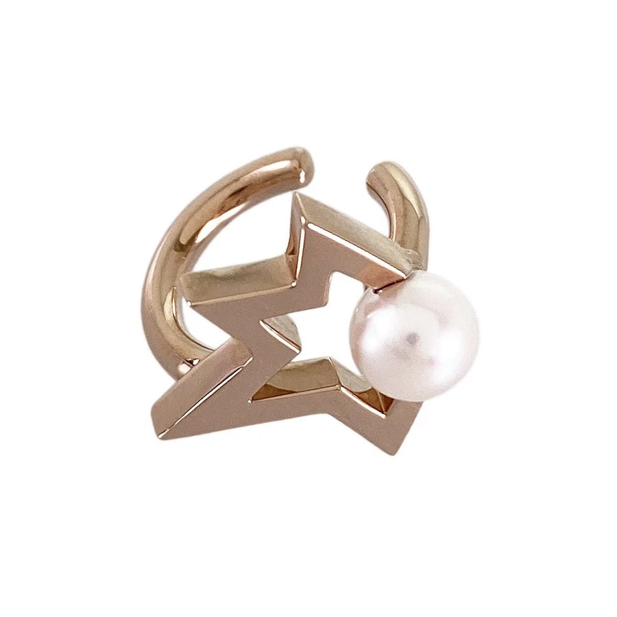 TASAKI COMET PLUS ROSE GOLD PEARL EAR CUFF: TASAKI Comet Plus Rose gold Pearl Ear Cuff Brand: TASAKI Type/Style: Ear Cuff Material: 18K Pink Gold Pearl, Main Stone/Creation Pearl Color: Gold Size: Top size:13.2mm×13.7mm Pearl size:4.7mm