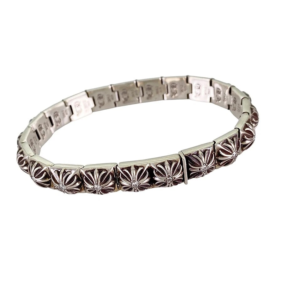 CHROME HEARTS PYRAMID PLUS SILVER DIAMOND BRACELET: CHROME HEARTS Pyramid Plus Silver Diamond Bracelet Brand: CHROME HEARTS Type/Style: Bracelet Material: Silver 925, Main Stone/Creation Natural Color: Silver Size: Wrist Size:20cm Bracelet