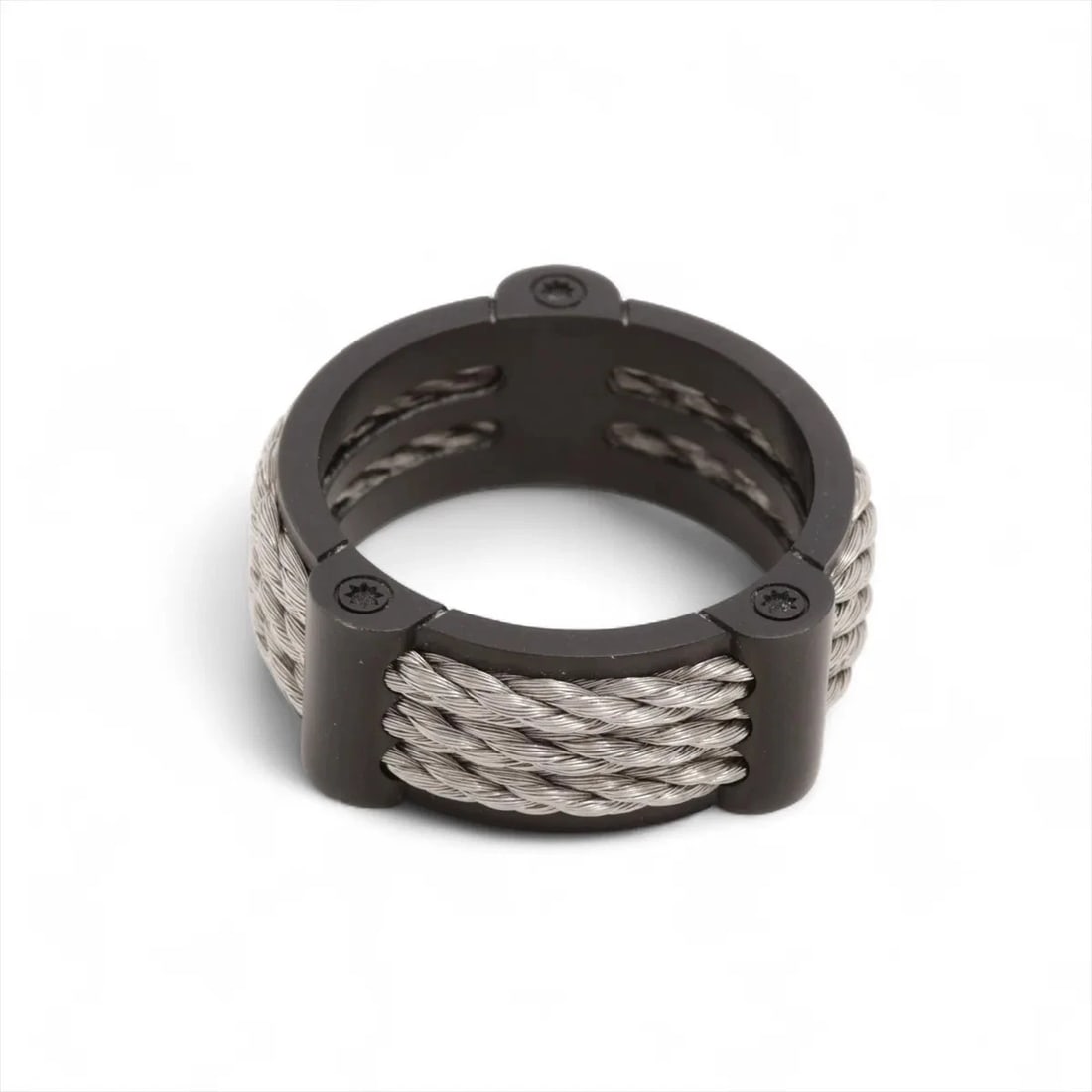 FRED FORCE 10 WINCHES RING TITANIUM: Fred Force 10 winches Ring Titanium Brand: Fred Type/Style: Ring Material: Titanium x steel, Color: Silver Size: 7.75 - 8 US Accessories: None Accessories Notice: When purchasing pre-owned