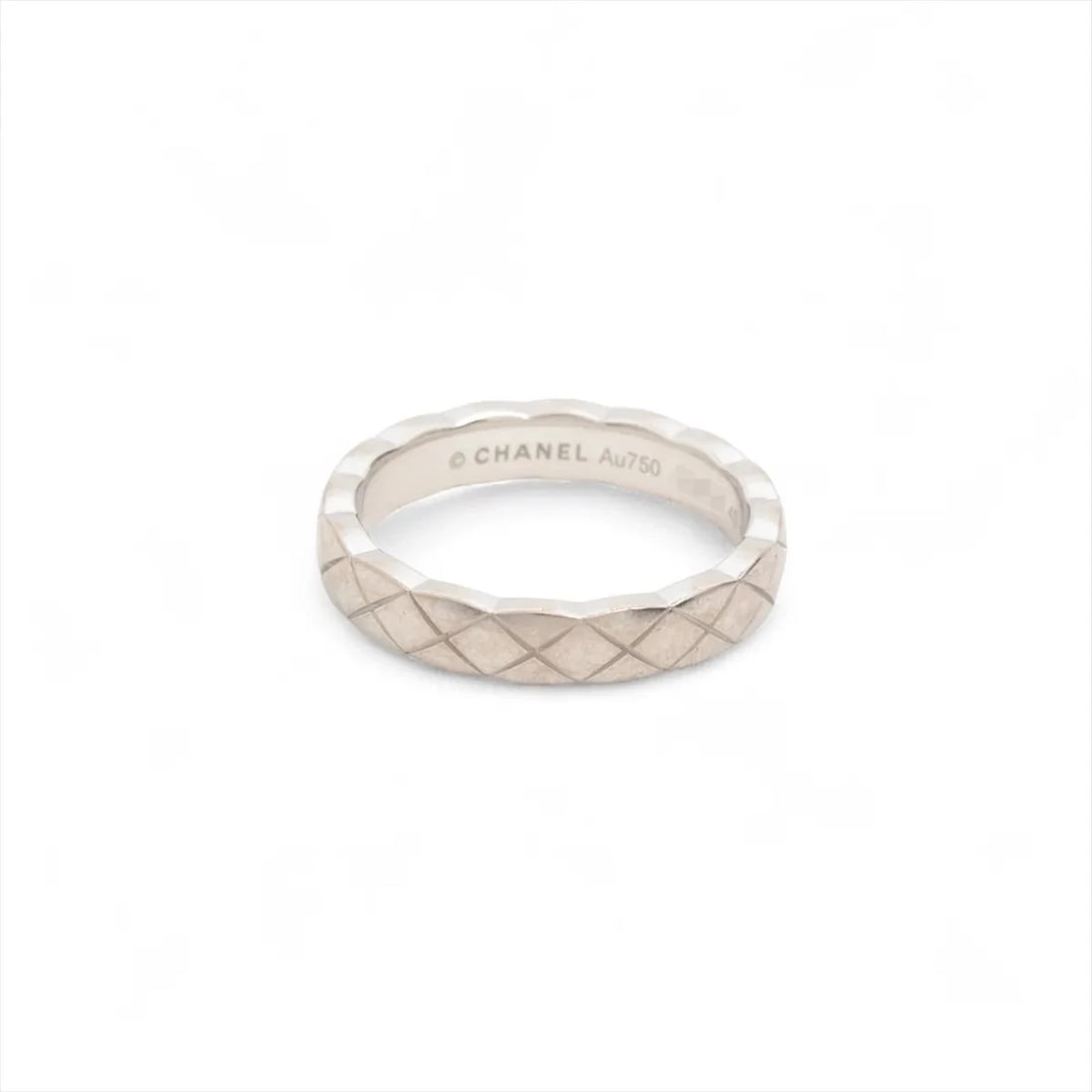 CHANEL COCO CRUSH RING 750(WG): Chanel Coco Crush Ring 750(WG) Brand: Chanel Type/Style: Ring Material: 750(WG), Color: WG Size: 3 - 3.25 US Accessories: None Accessories Notice: When purchasing pre-owned goods, please