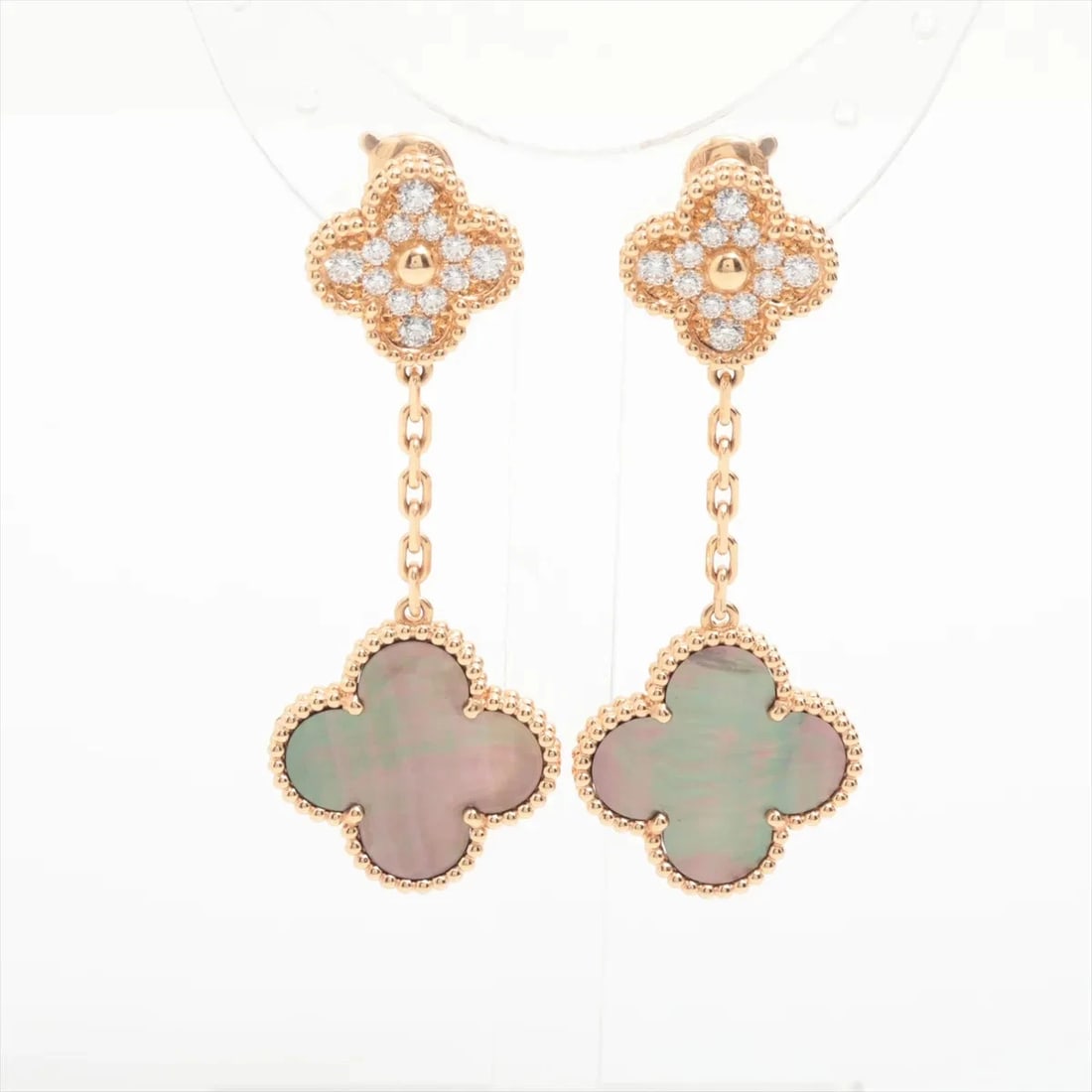 VAN CLEEF & ARPELS MAGIC ALHAMBRA GRAY SHELL DIAMOND PIERCING JEWELRY: Van Cleef & Arpels Magic Alhambra Gray shell diamond Piercing jewelry Brand: Van Cleef & Arpels Type/Style: Piercing jewelry Material: 750(PG), Main Stone/Creation natural Color: (PG) Size: