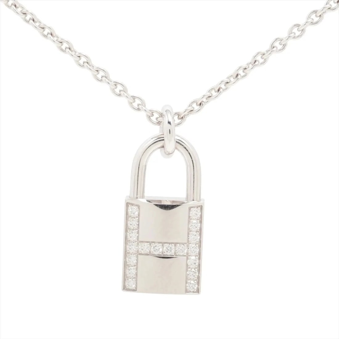 HERMES CADENA LOCK DIAMOND NECKLACE 750(WG): Hermes Cadena lock diamond Necklace 750(WG) Brand: Hermes Type/Style: Necklace Material: 750(WG), Main Stone/Creation Natural Color: WG Size: Size(CM) Chain length:40.8 Accessories: None