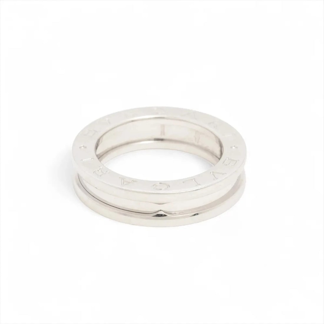 BVLGARI B.ZERO 1 RING 750(WG): Bvlgari B.Zero 1 Ring 750(WG) Brand: Bvlgari Type/Style: Ring Material: 750(WG), Color: WG Size: 4.5 US Accessories: None Accessories Notice: When purchasing pre-owned goods, please refer