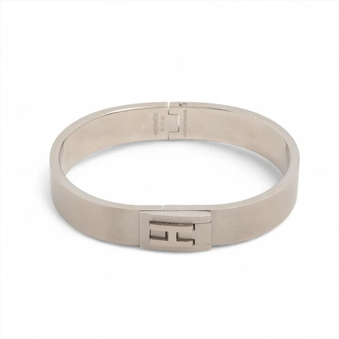 HERMES JETT BANGLE METAL SILVER: Hermes Jett Bangle metal Silver Brand: Hermes Type/Style: Bracelet Material: metal, Color: Silver Size: Bracelet length:17 Accessories: None Accessories Notice: When purchasing pre-owned