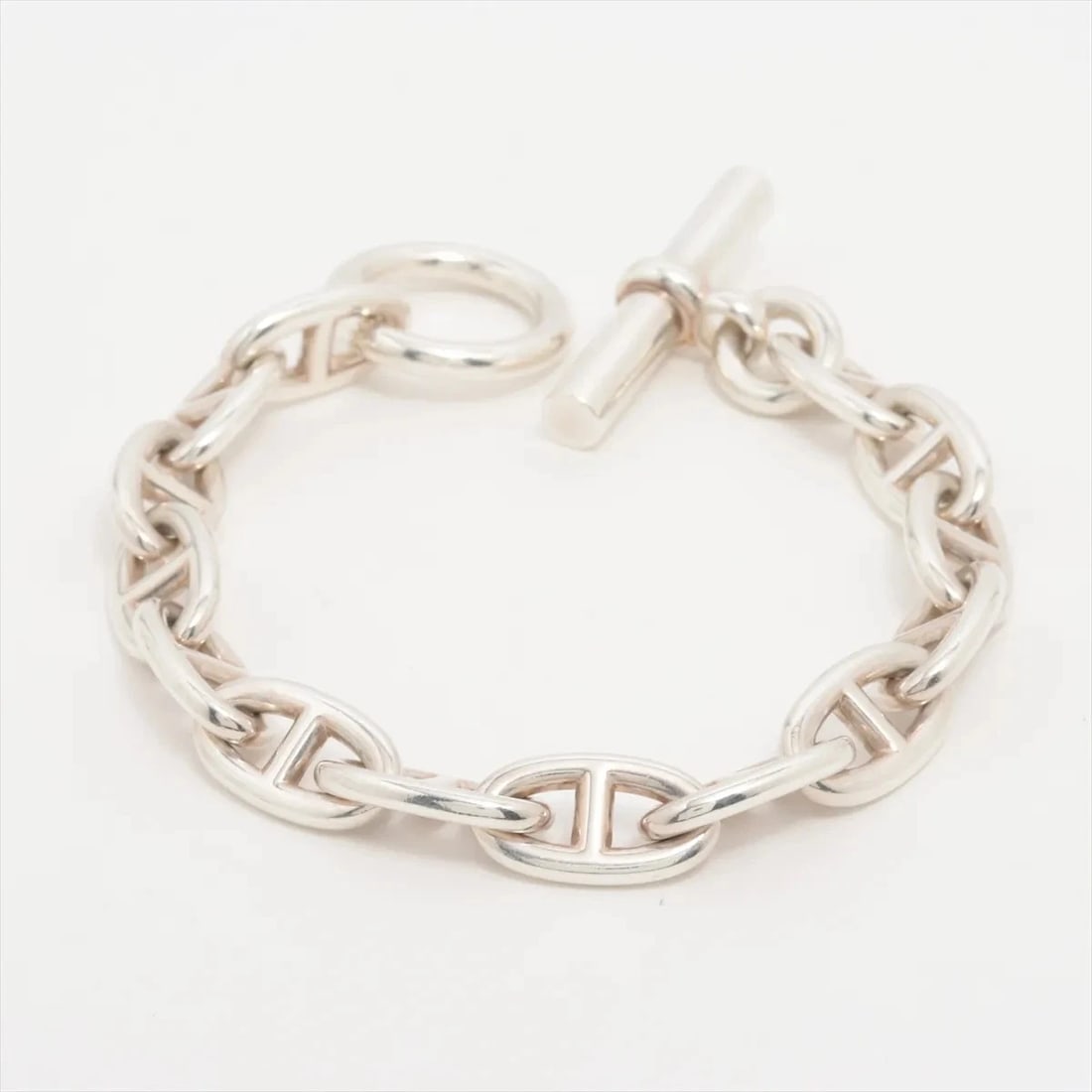 HERMES CHAINE D'ANCRE GM BRACELET: Hermes Chaine d'Ancre GM Bracelet Brand: Hermes Type/Style: Bracelet Material: 925, Color: Silver Size: Bracelet length:19 Accessories: None Accessories Notice: When purchasing pre-owned