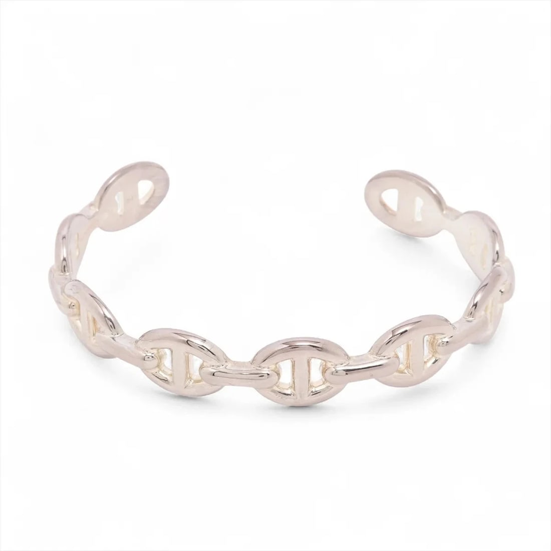 HERMES CHAINE D'ANCRE ENCHAINEE BANGLE: Hermes Chaine d'Ancre Enchainee Bangle Brand: Hermes Type/Style: Bracelet Material: 925, Color: Silver Size: Bracelet length:16.5 Accessories: None Accessories Notice: When purchasing
