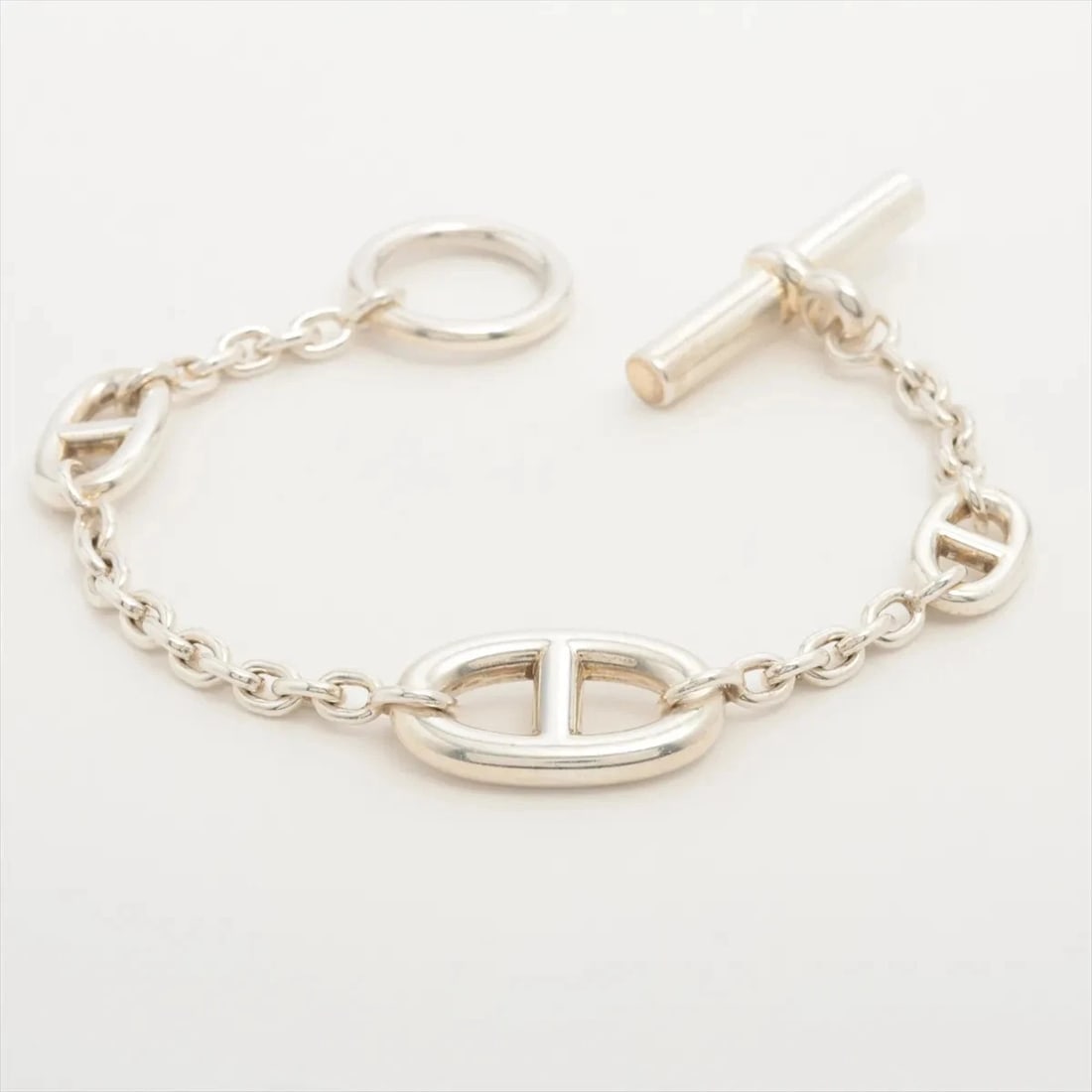 HERMES CHAINE D'ANCRE FARANDOLE BRACELET: Hermes Chaine d'Ancre Farandole Bracelet Brand: Hermes Type/Style: Bracelet Material: 925, Color: Silver Size: Bracelet length:15.5 Accessories: None Accessories Notice: When purchasing