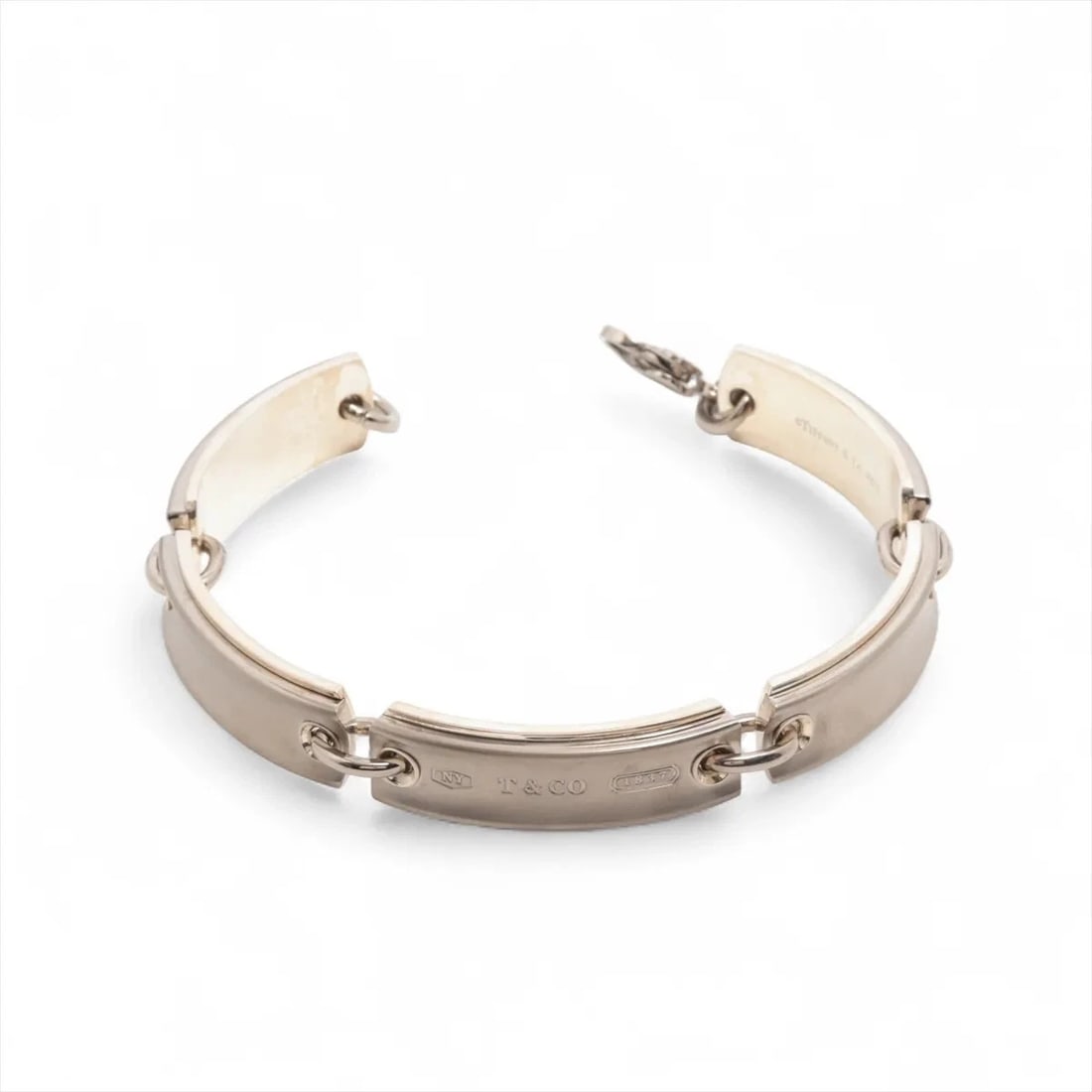 TIFFANY BRACELET 925 X TITANIUM: Tiffany Bracelet 925 x titanium Brand: Tiffany Type/Style: Bracelet Material: 925 x titanium, Color: Silver Size: Size(CM) Bracelet length:19.5 Accessories: None Accessories Notice: When