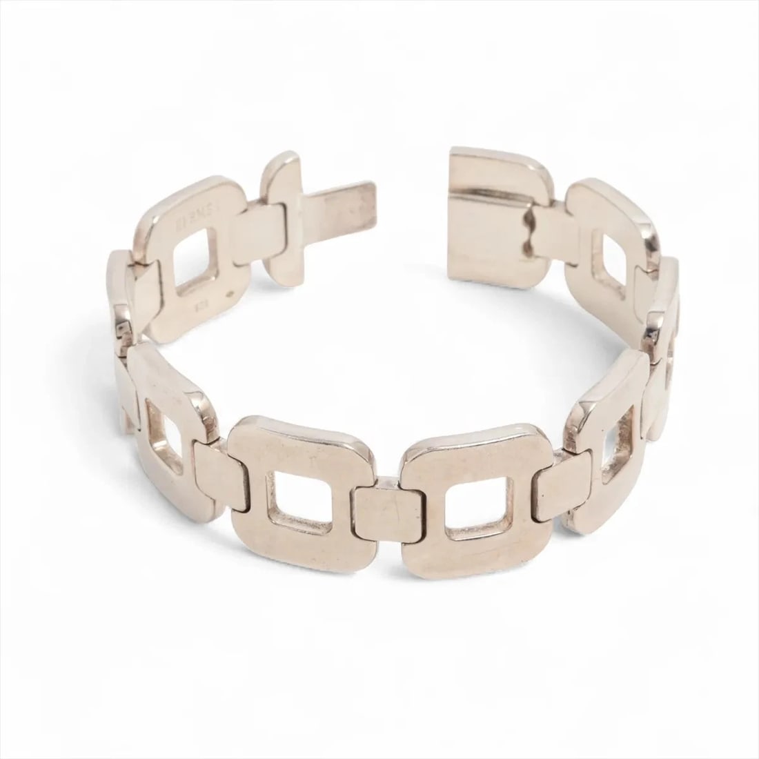 HERMES HERA BRACELET 925 SILVER: Hermes Hera Bracelet 925 Silver Brand: Hermes Type/Style: Bracelet Material: 925, Color: Silver Size: Bracelet length:16.5 Accessories: None Accessories Notice: When purchasing pre-owned g