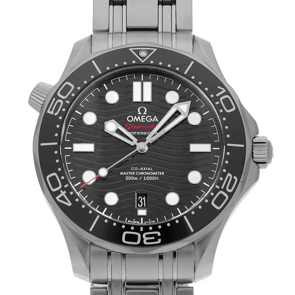 OMEGA SEAMASTER DIVER CO-AXIAL MASTER CHRONOMETER WRIST WATCH: OMEGA Seamaster Diver Co-Axial Master Chronometer Wrist Watch Brand: OMEGA Type: Wrist watch Material: Band Material Stainless Steel, Case Material Stainless Steel Color: Black Size: Case:W42mm Ci