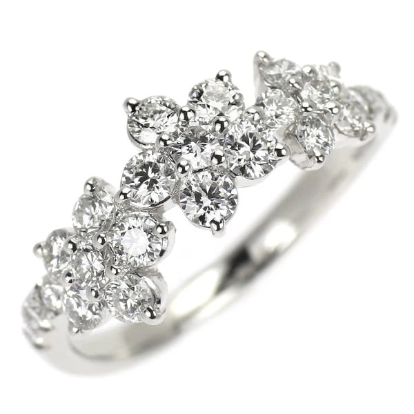 PT900 H&C DIAMOND RING: Pt900 H&C diamond ring Brand: None Type/Style: Ring Material: Metal Purity 900, Metal Platinum, Main Stone/Creation Natural Color: Platinum Size: 6.25 - 6.5 US Accessories: None Accessorie