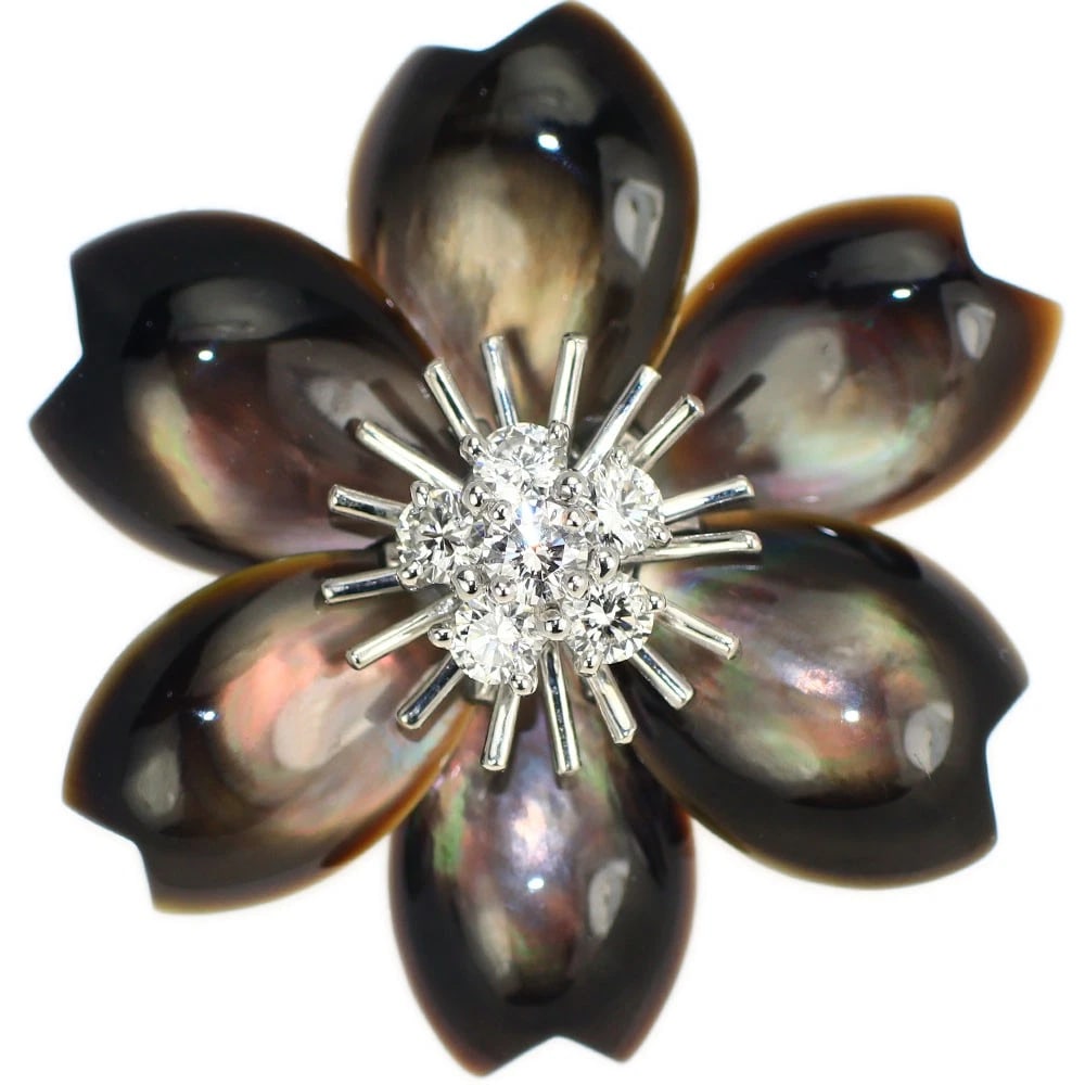 VAN CLEEF & ARPELS K18WG SHELL DIAMOND BROOCH AND PENDANT: Van Cleef & Arpels K18WG Shell Diamond Brooch and Pendant Brand: Van Cleef & Arpels Type/Style: brooch Material: Metal Purity None, Metal K18WG, Color: None Size: Length/Width/Diameter32.0 