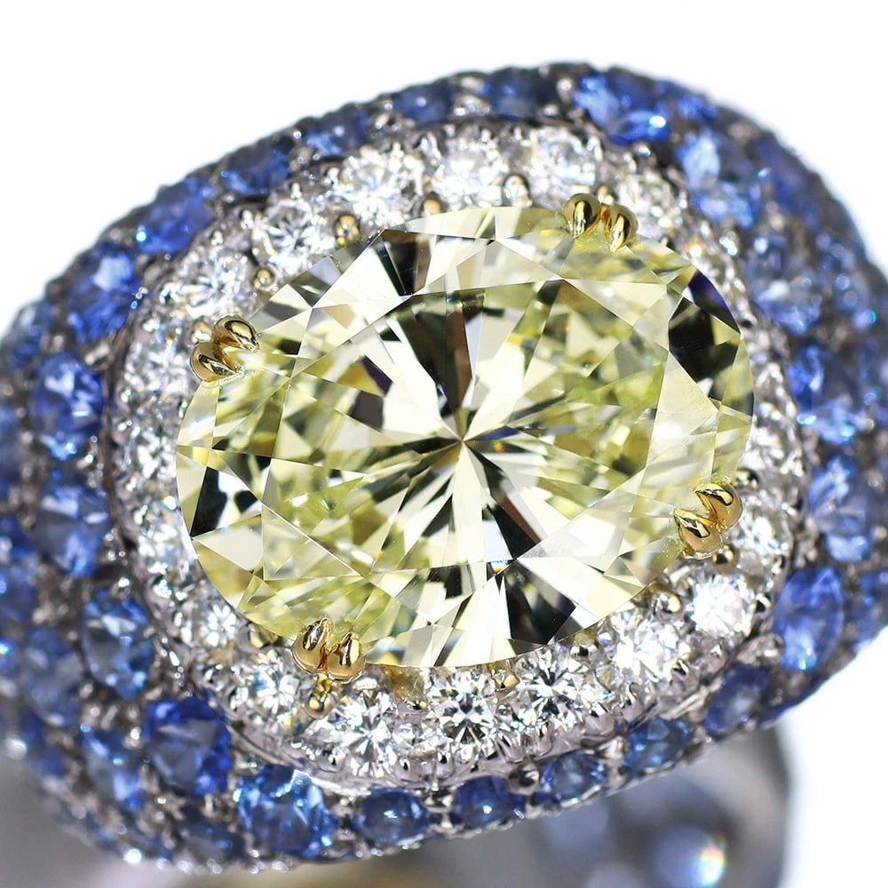 K18YG/WG OVAL DIAMOND SAPPHIRE RING: K18YG/WG Oval Diamond Sapphire Ring Brand: None Type/Style: Ring Material: Metal Purity K18, Metal Gold, Main Stone/Creation Natural Color: None Size: 6 US Accessories: None Accessories