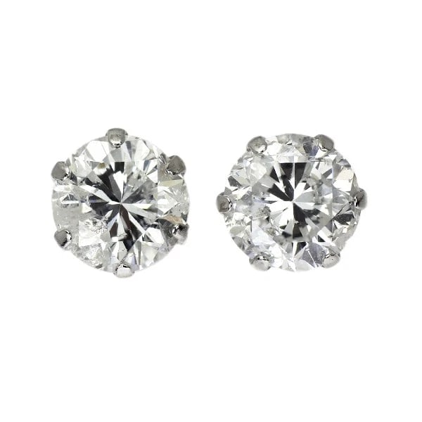 BRAND NEW PT900 DIAMOND EARRINGS: Brand New Pt900 Diamond Earrings Brand: None Type/Style: piercing Material: Metal Purity 900, Metal Platinum, Main Stone/Creation Natural Color: None Size: Length/Width/Diameter5.6 