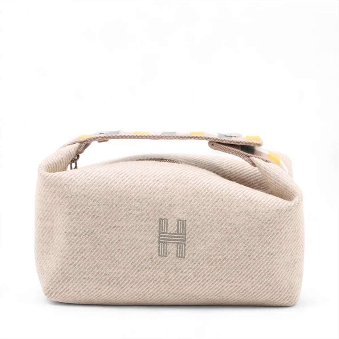 Hermes BRID A BLACK PM WOOL BEIGE SILVER: Hermes Brid A Black PM Wool Beige Silver Brand: Hermes Type: Hand bag Material: Wool Color: Beige Size: Height:4.9inch Length:8.1inch Depth:4.5inch Handle height:2.0inch Accessories: None