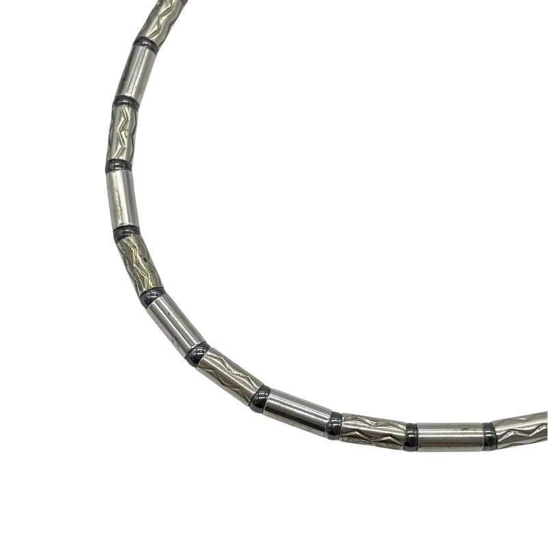 TIFFANY & CO. AZTEC ZIGZAG 925 SILVER NECKLACE: Tiffany & Co. Aztec Zigzag 925 Silver Necklace Brand: Tiffany & Co. Type/Style: Necklace Material: Metal Purity 925, Metal Silver, Color: Silver Size: Chain length: approx. 40cm Accessories: None