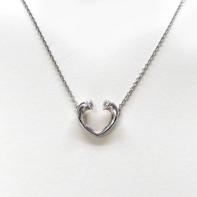 TIFFANY & CO. TENDERNESS HEART DIAMOND K18 NECKLACE: Tiffany & Co. Tenderness Heart Diamond K18 Necklace Brand: Tiffany & Co. Type/Style: Necklace Material: Metal Purity K18, Metal White Gold, Main Stone/Creation Natural Color: White Gold Size: Neck